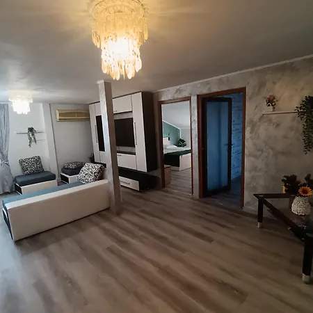 Proprietate Privata * Lazu